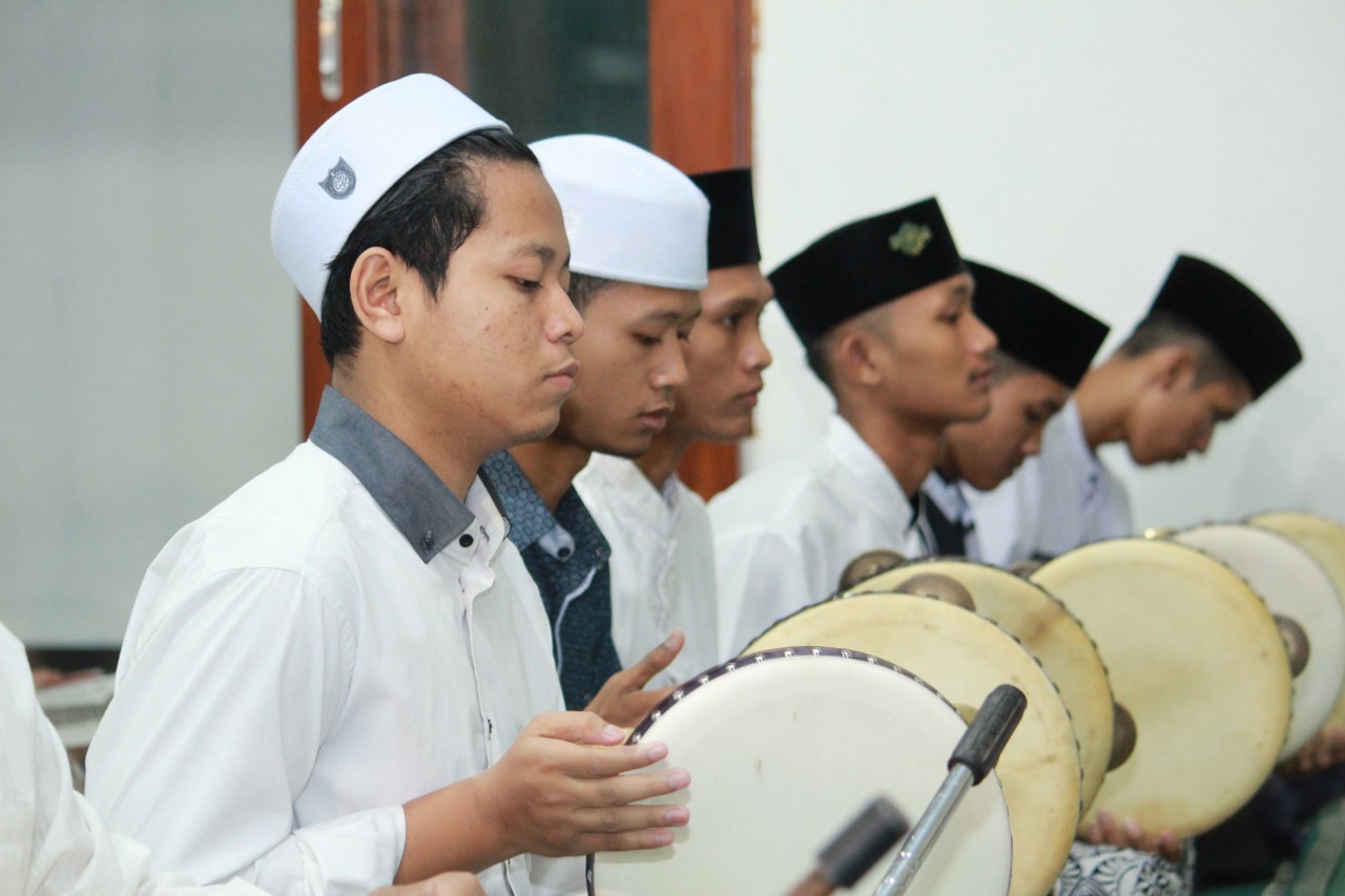 Santri Al Hadi Rayakan Maulid Nabi dengan Penuh Khidmat